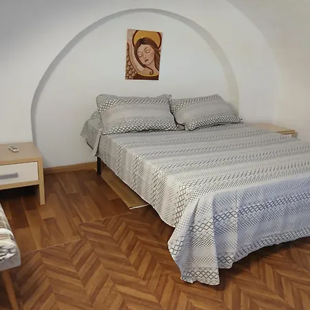 Tatil Evi Tri-na-kri-a