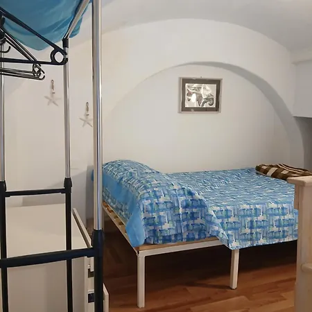Tri-na-kri-a Tatil Evi *